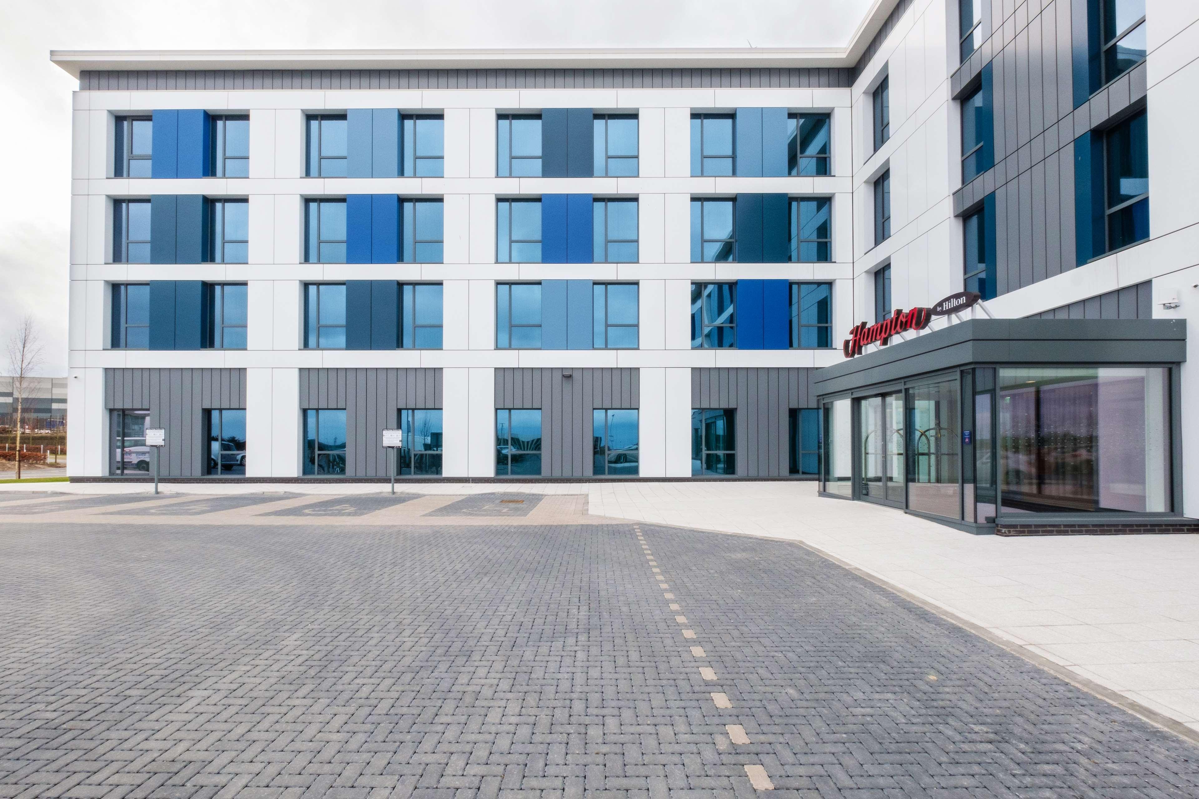 Hampton By Hilton Aberdeen Airport Dyce Exterior photo