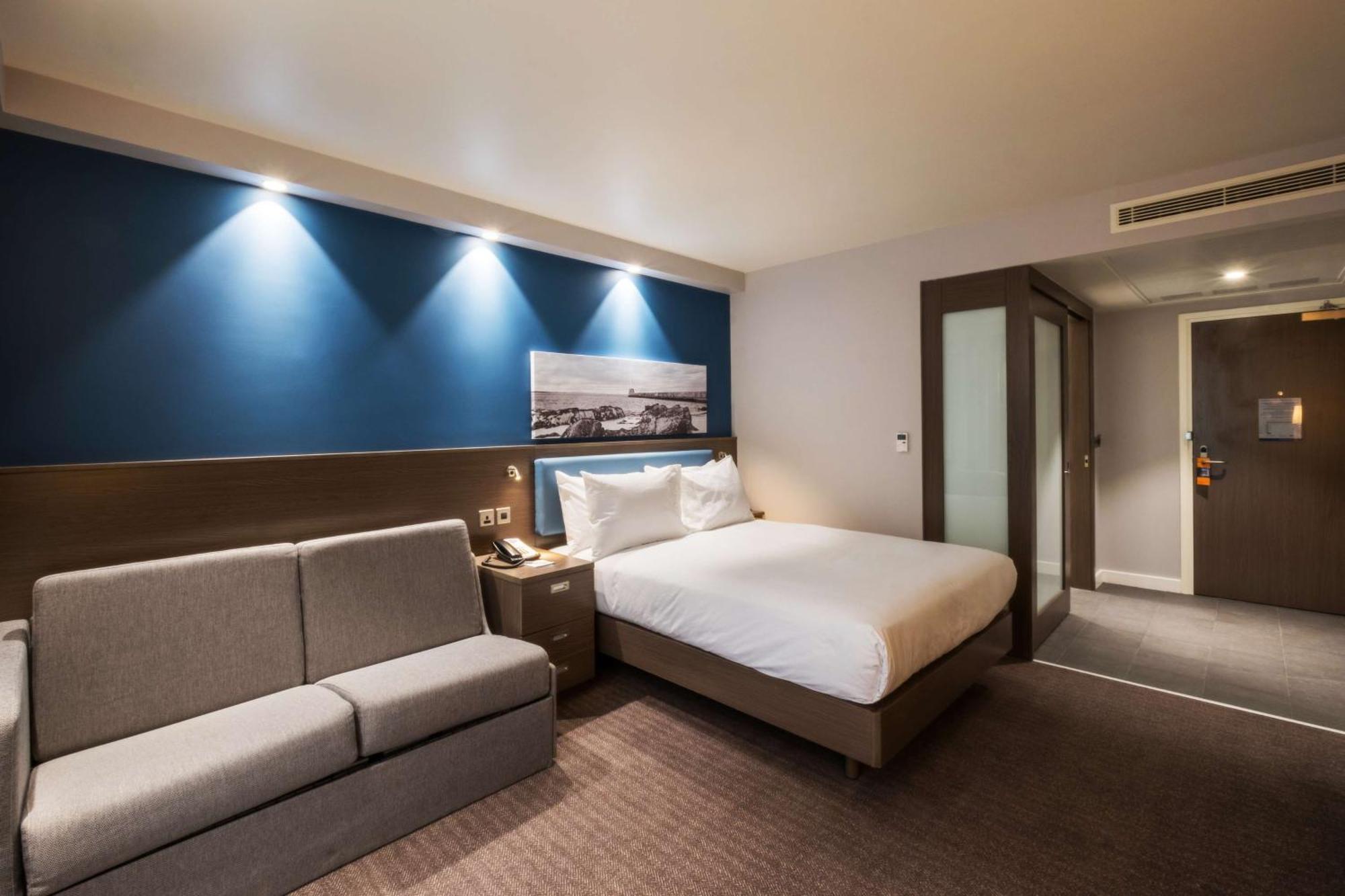 Hampton By Hilton Aberdeen Airport Dyce Exterior photo