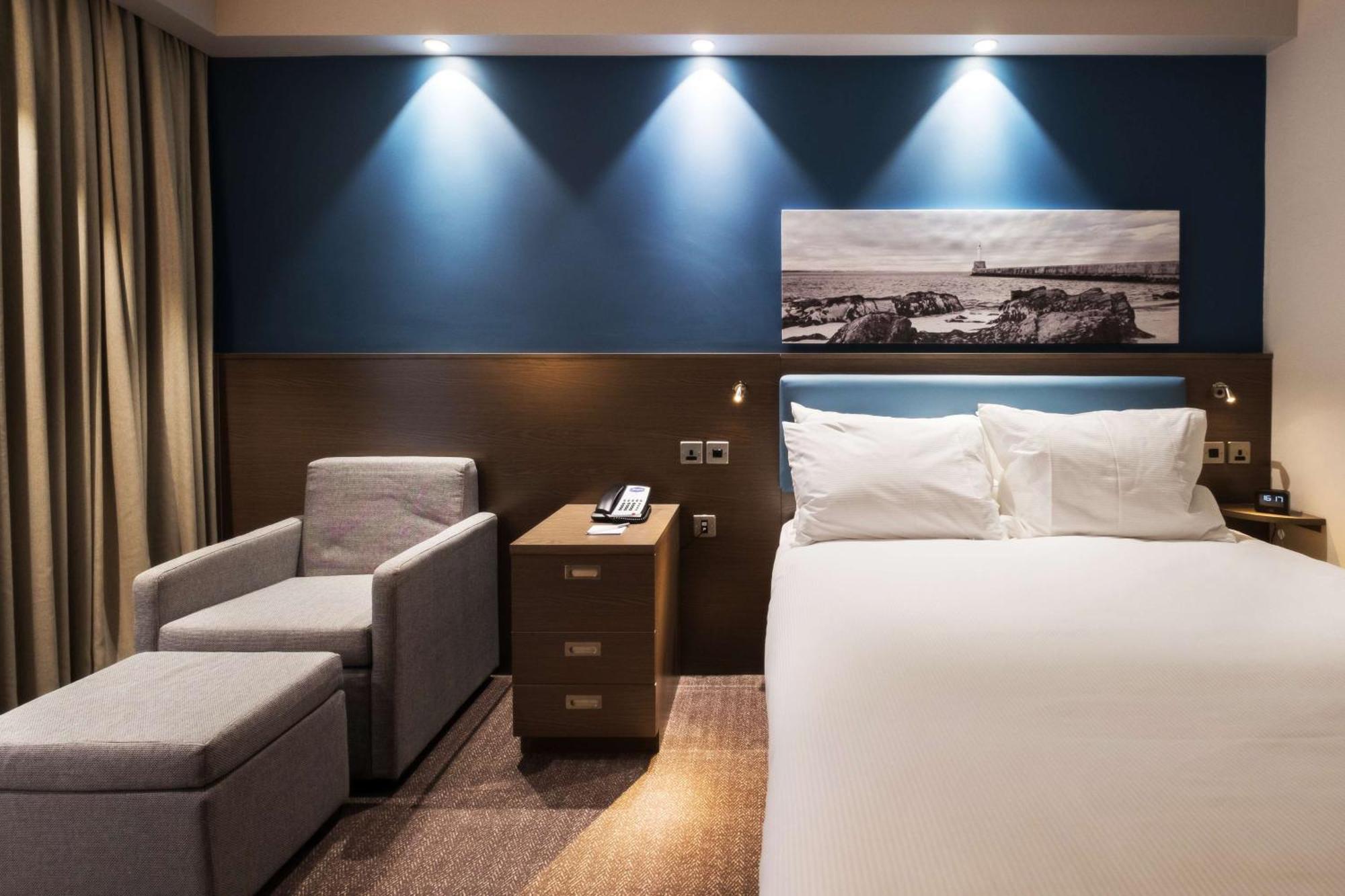 Hampton By Hilton Aberdeen Airport Dyce Exterior photo